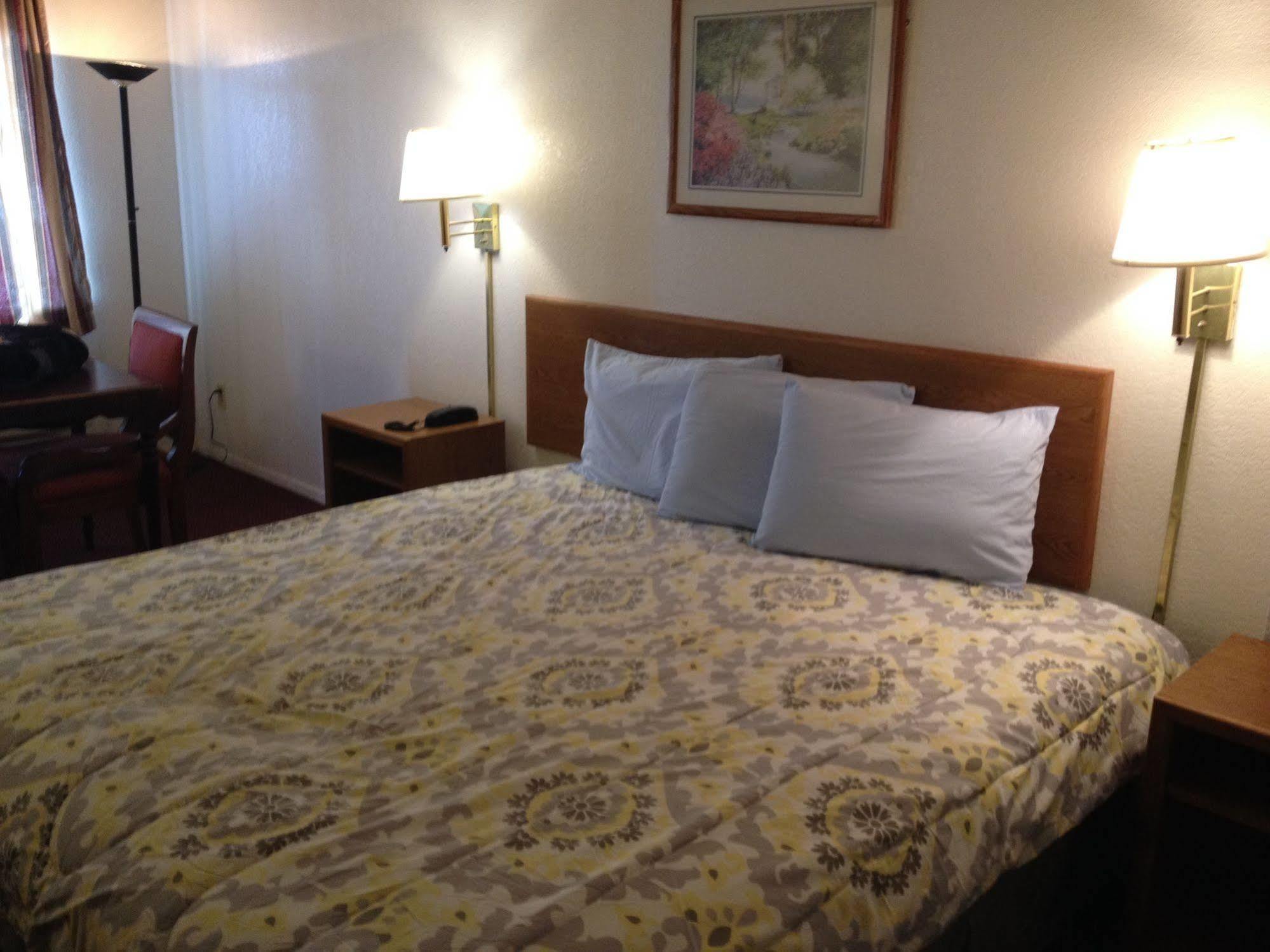 Crown Inn แกรนด์แพร์รี ภายนอก รูปภาพ